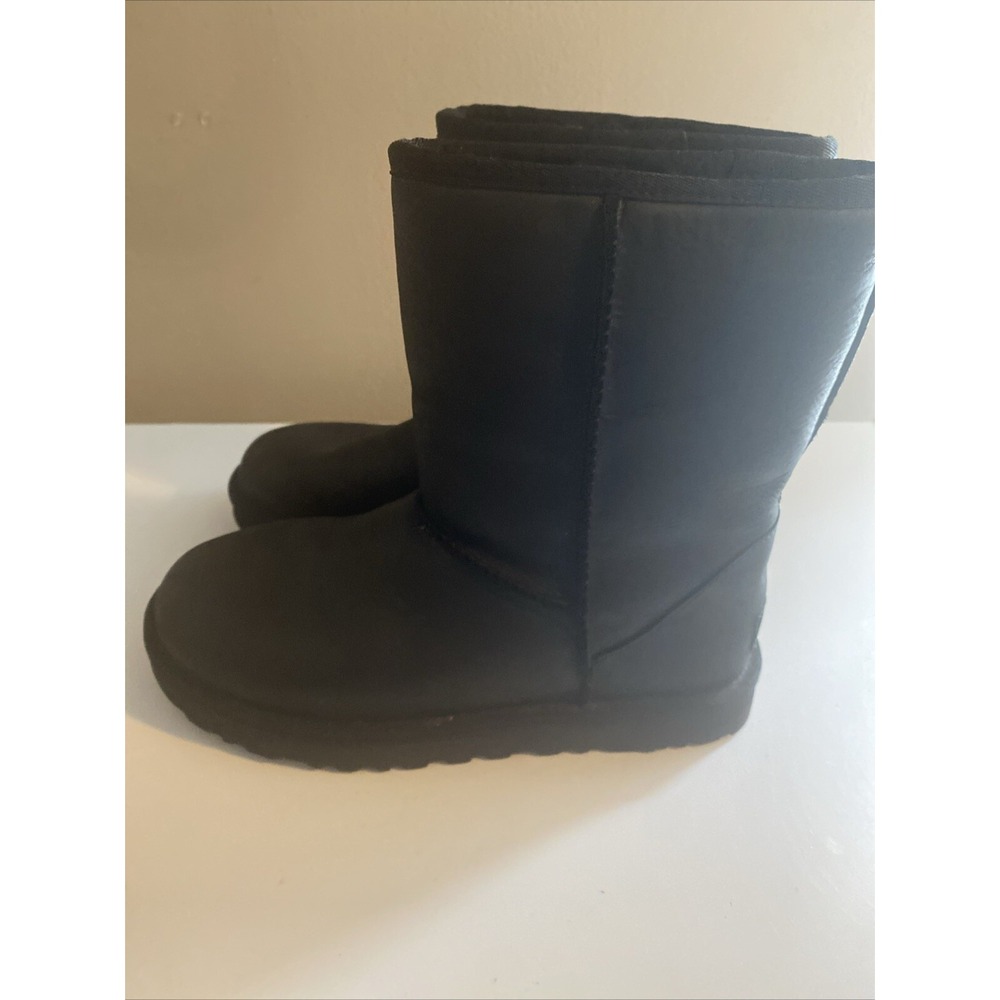 UGG Australia Style Ladies 1016559 Classic Short Black Leather Boots Size 7M - Picture 2 of 14